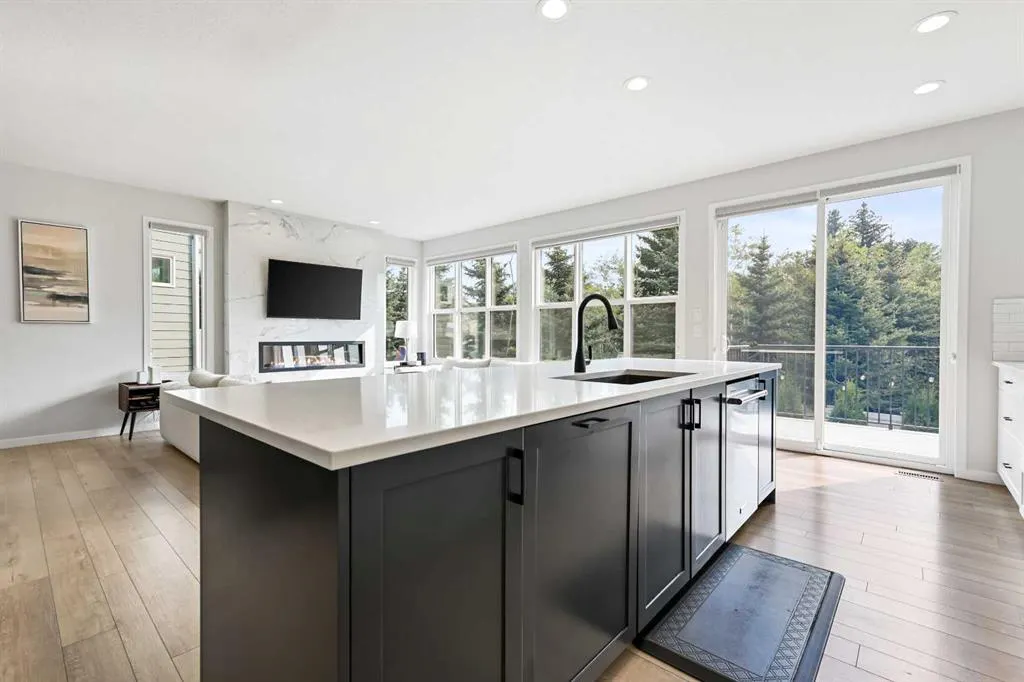 186 West Grove Point SW