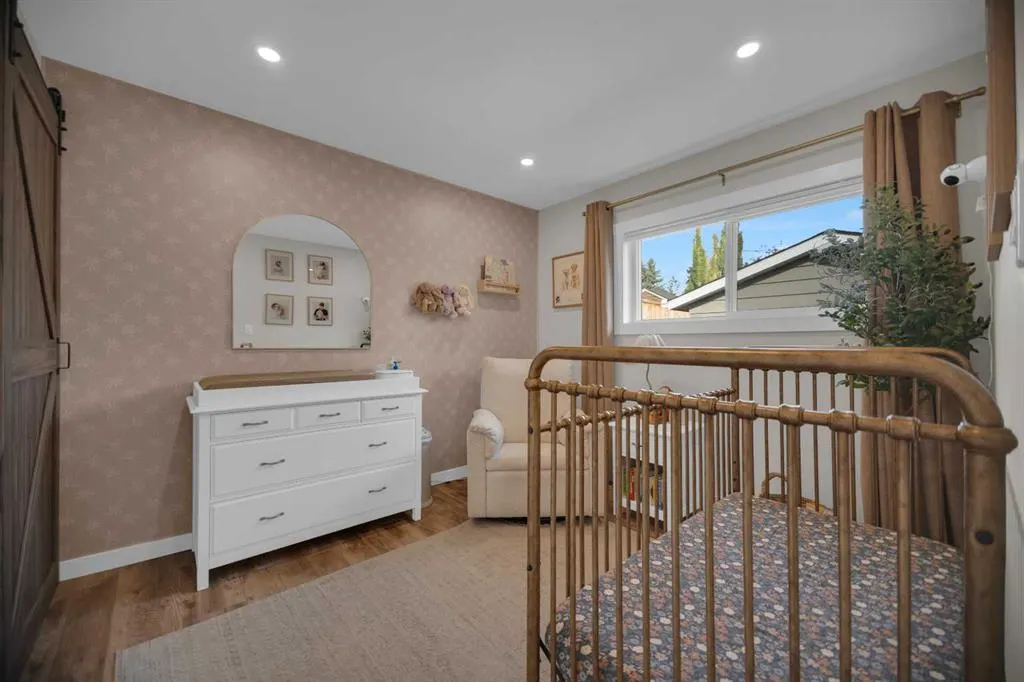 51 Hazelwood Crescent SW