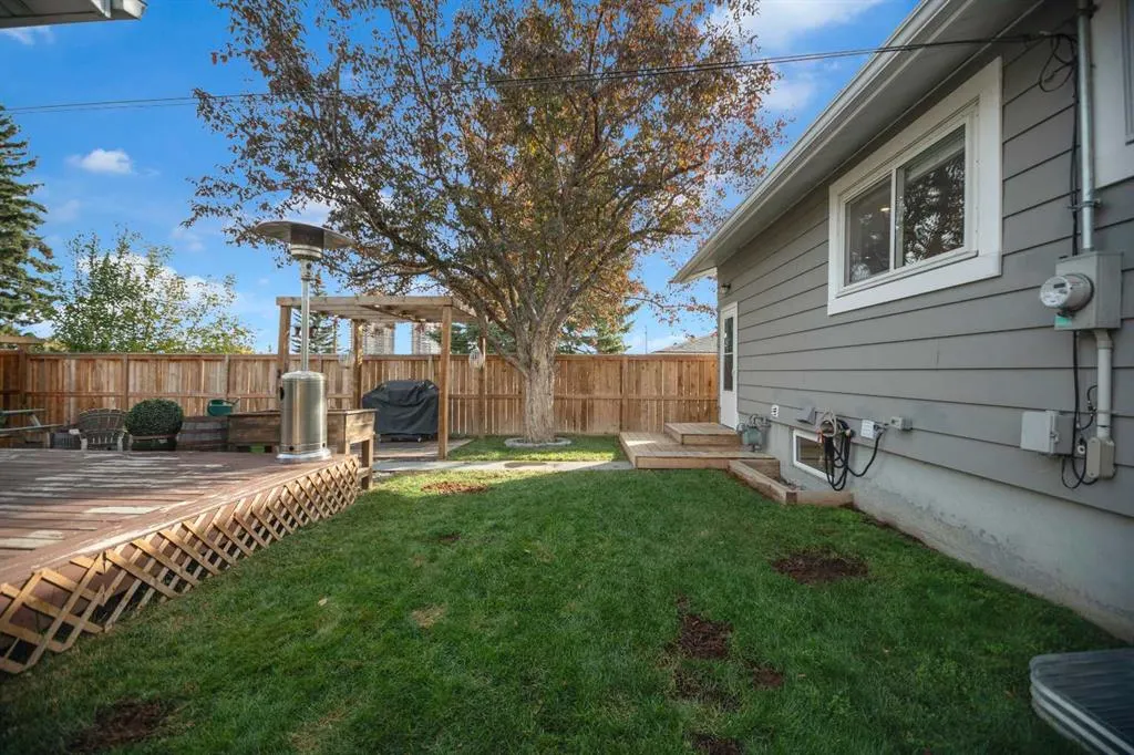 51 Hazelwood Crescent SW