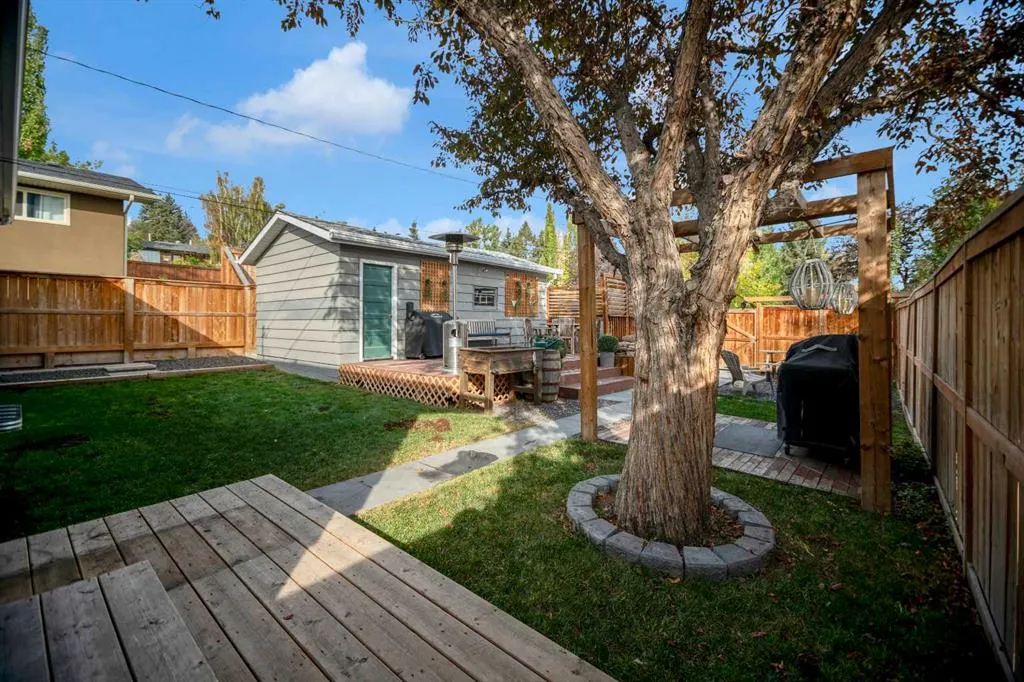 51 Hazelwood Crescent SW