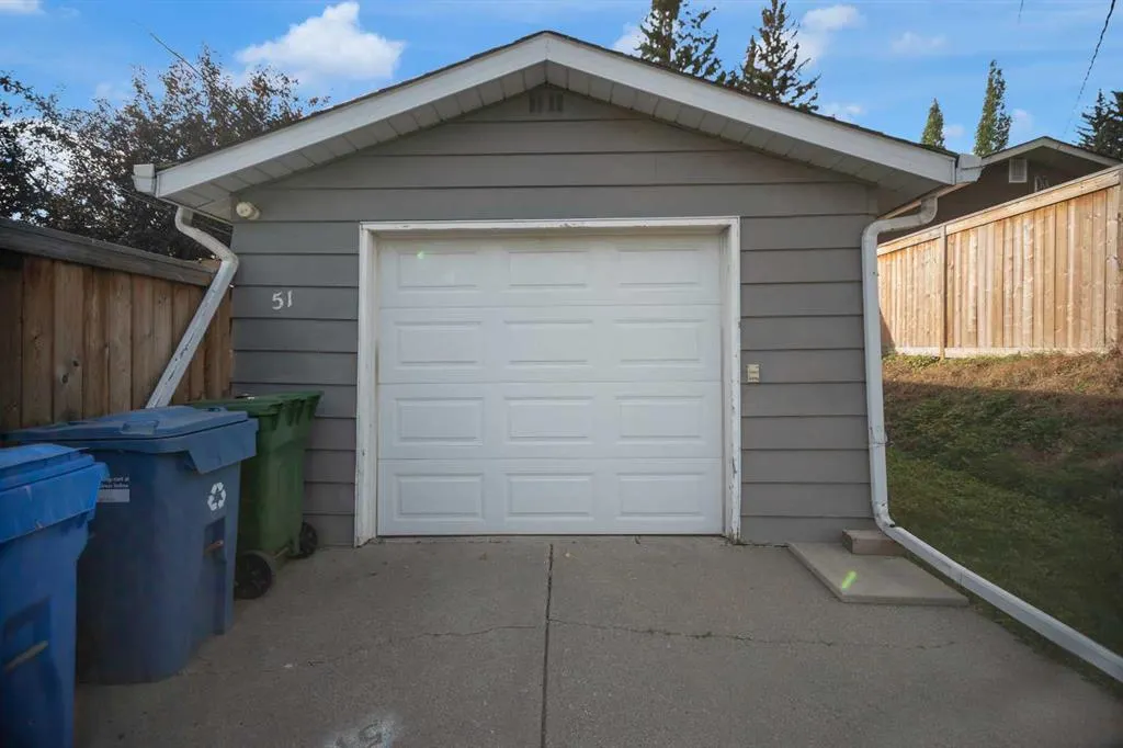 51 Hazelwood Crescent SW