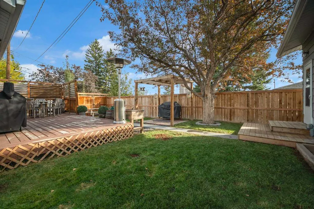 51 Hazelwood Crescent SW