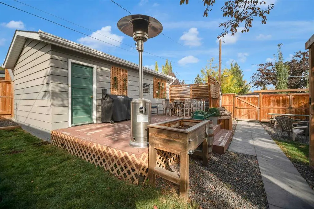 51 Hazelwood Crescent SW