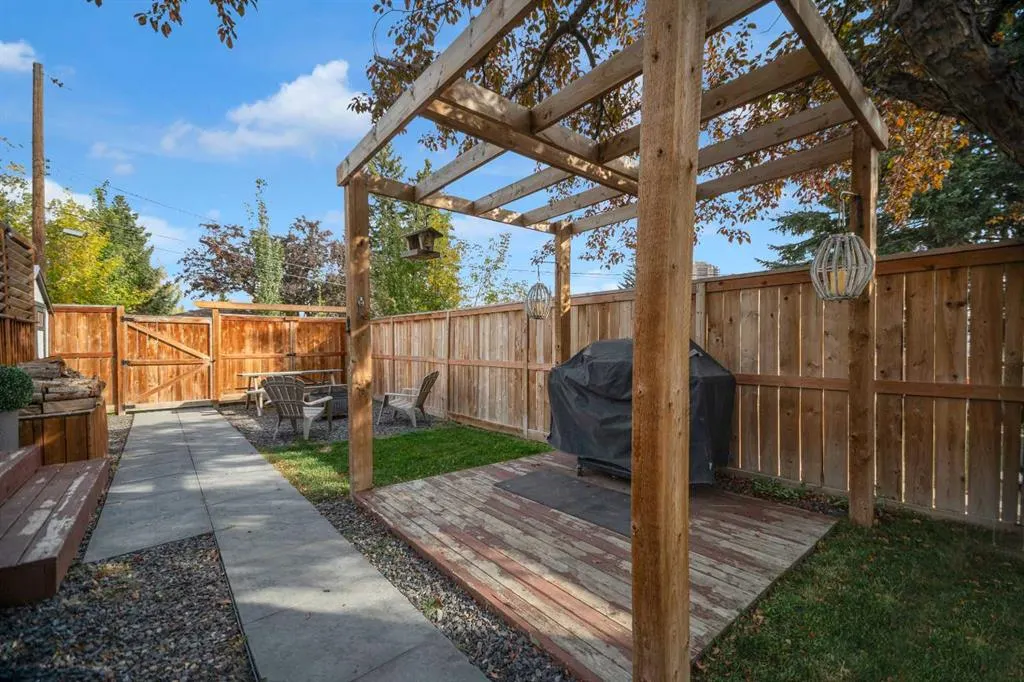 51 Hazelwood Crescent SW