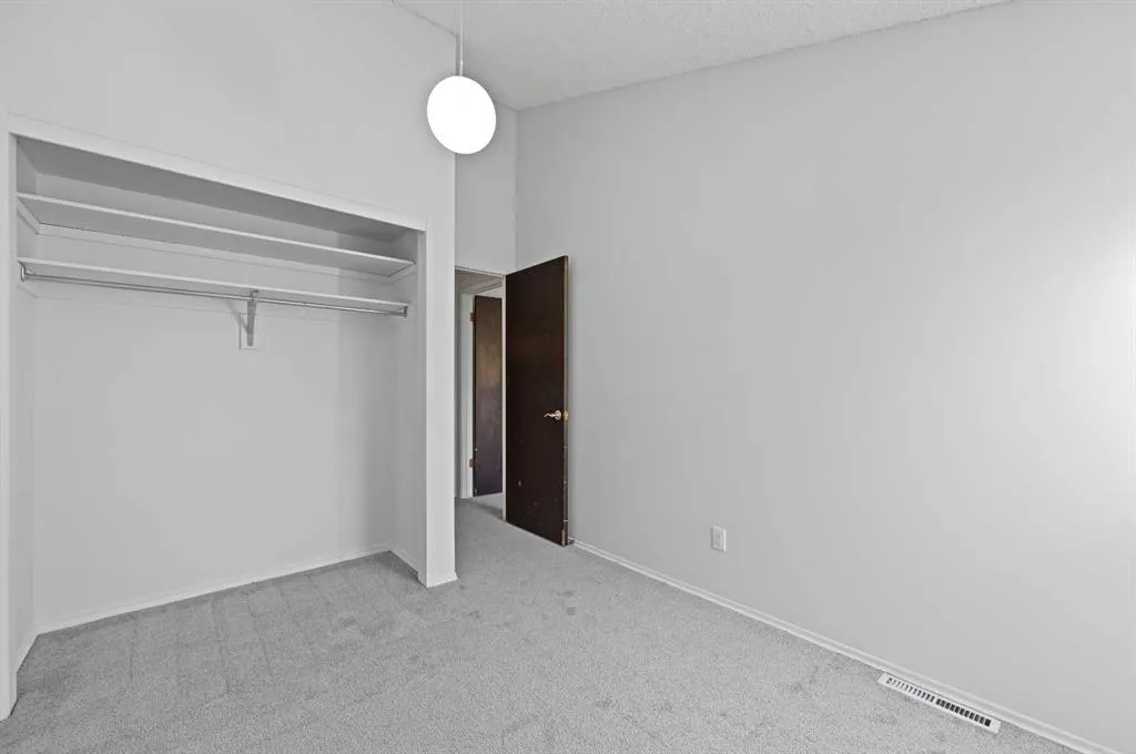 26 Brae Glen Court SW