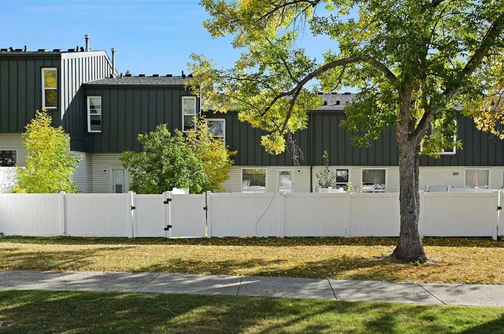 26 Brae Glen Court SW