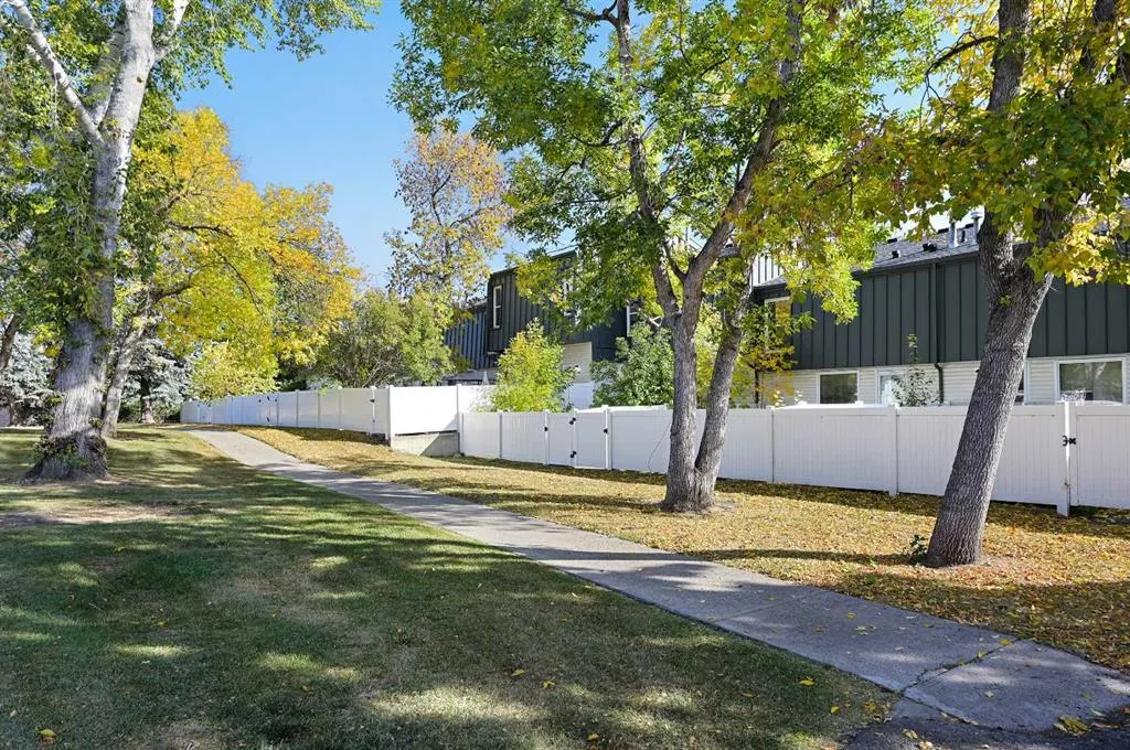 26 Brae Glen Court SW
