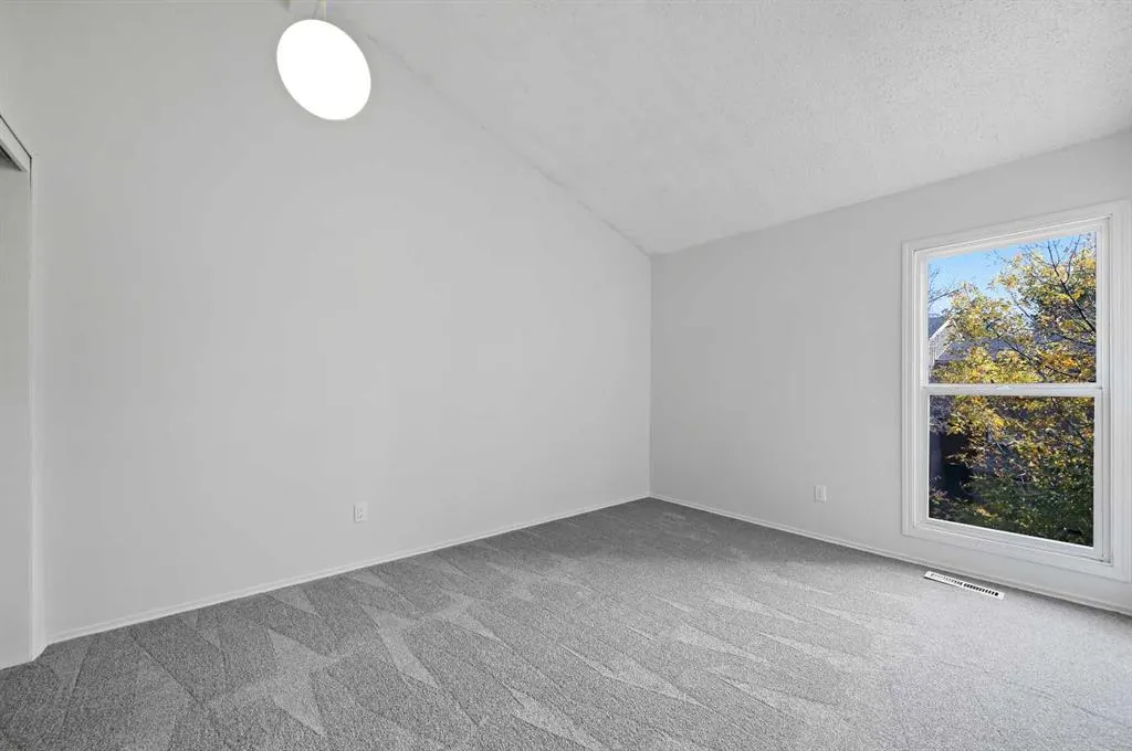26 Brae Glen Court SW