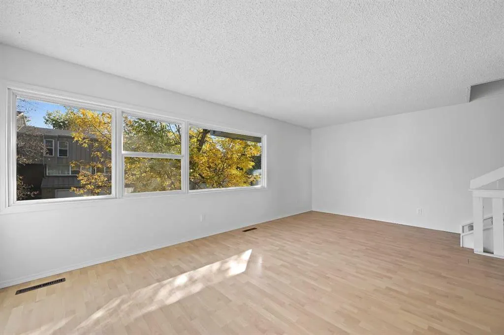 26 Brae Glen Court SW