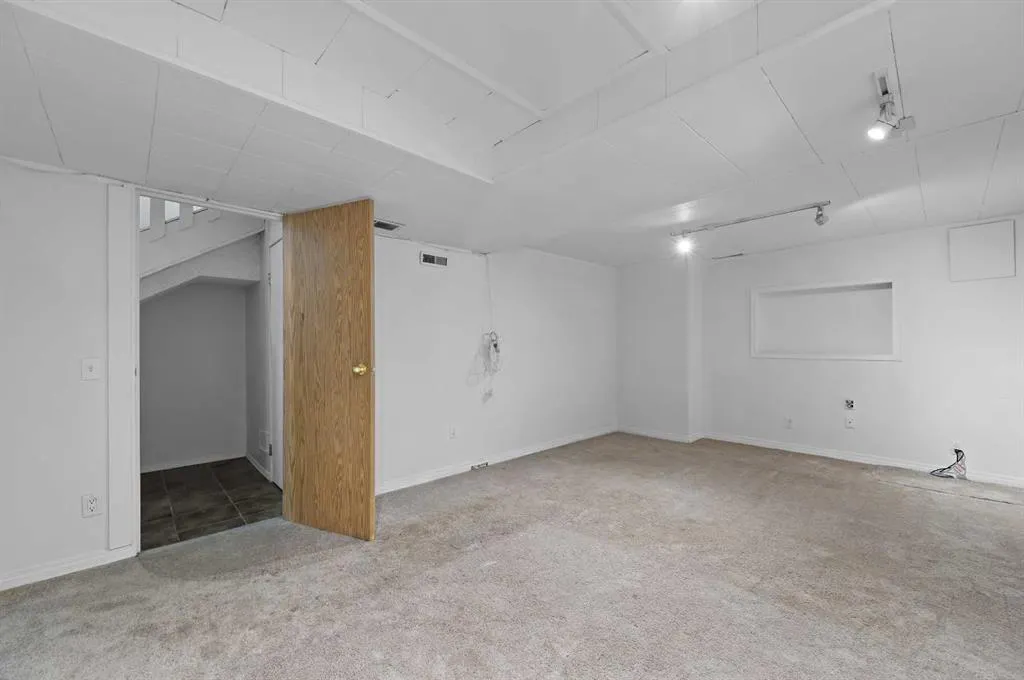 26 Brae Glen Court SW