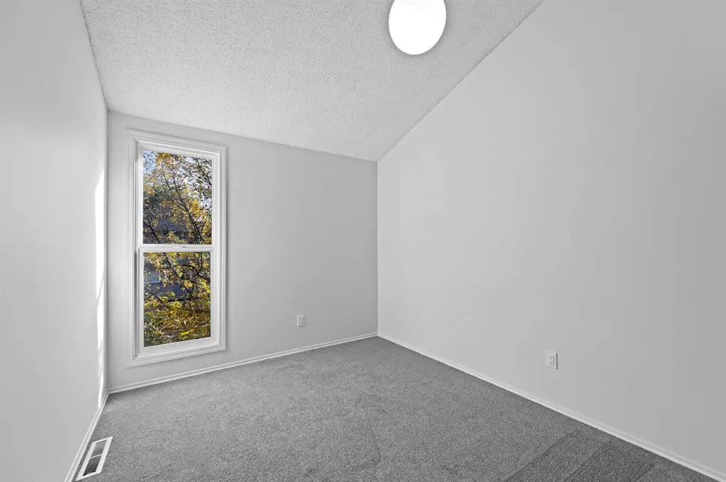 26 Brae Glen Court SW