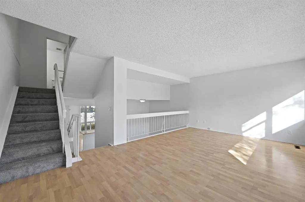 26 Brae Glen Court SW