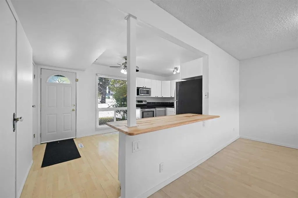 26 Brae Glen Court SW