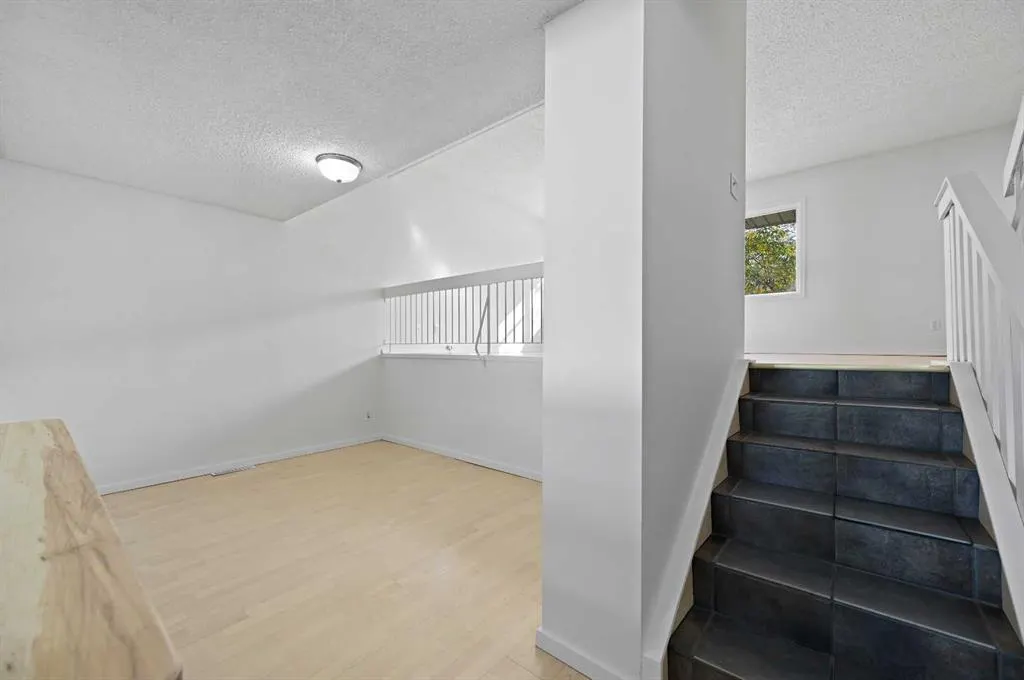 26 Brae Glen Court SW