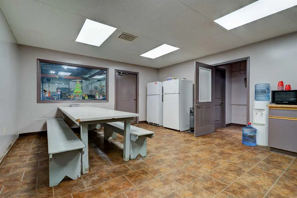 9024 108 Street, #Bay 1