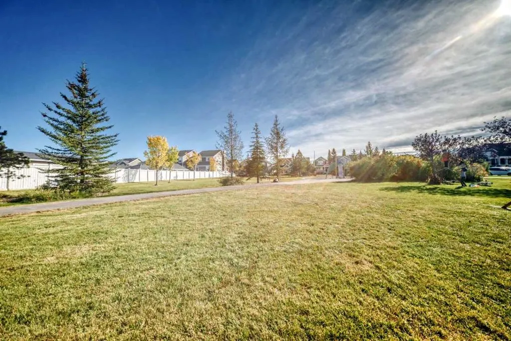 790 River Heights Crescent