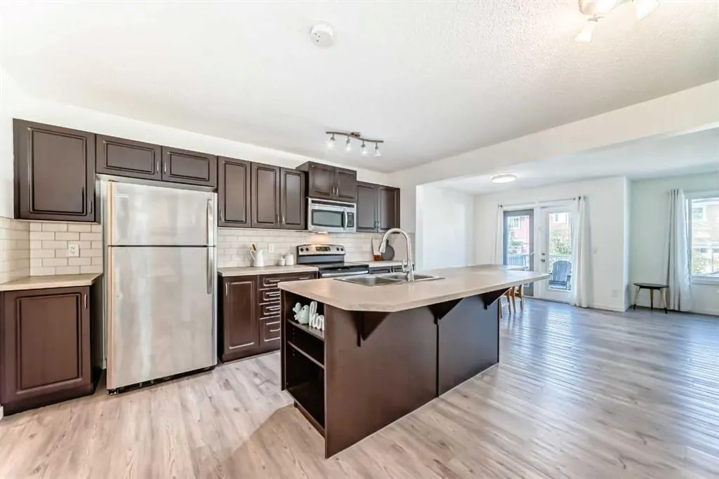 790 River Heights Crescent