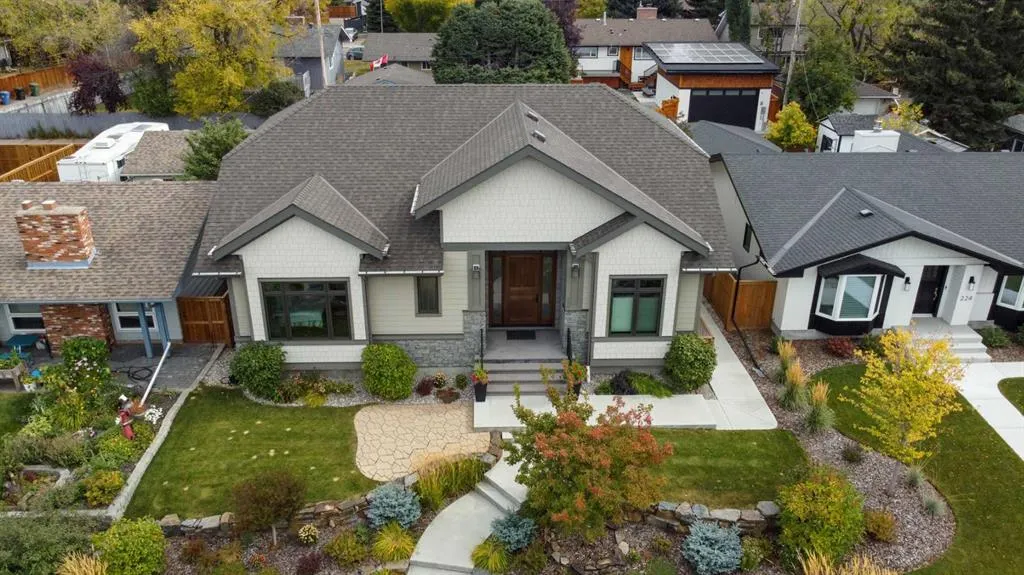 220 Parkwood Place SE