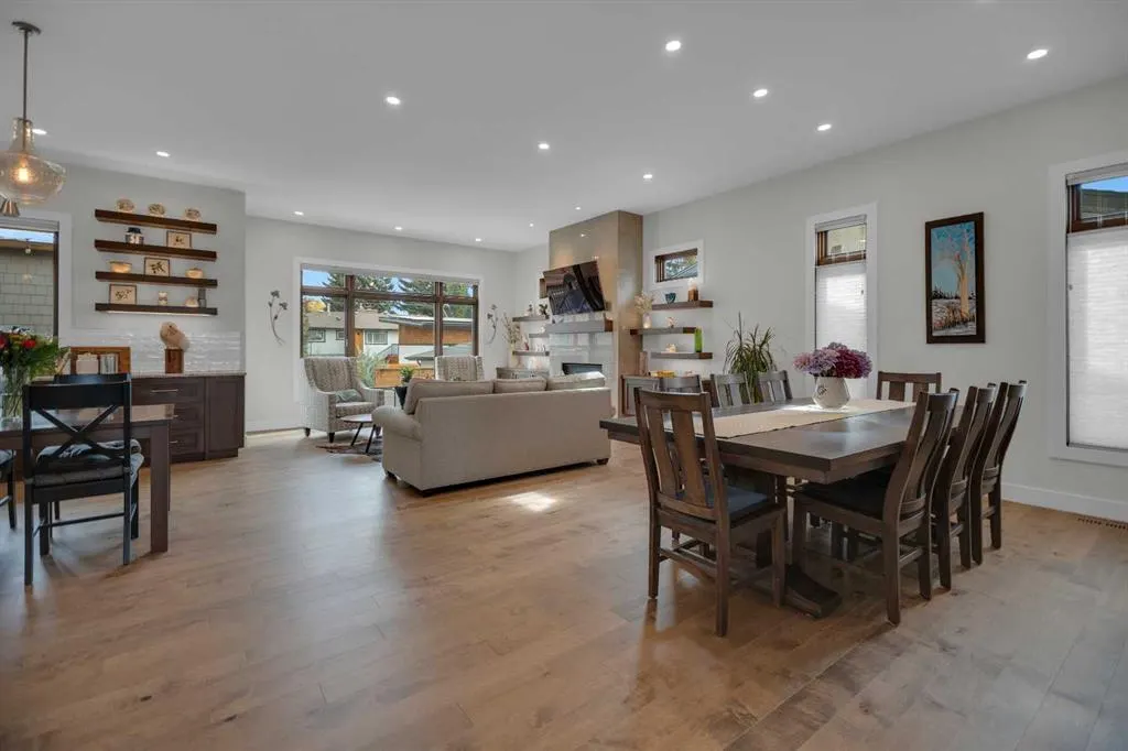220 Parkwood Place SE