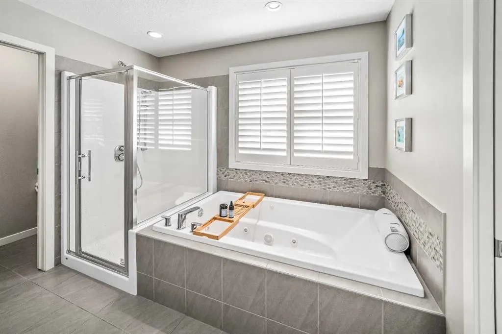 220 Auburn Meadows Crescent SE