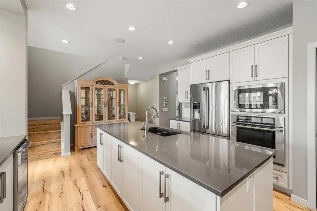 220 Auburn Meadows Crescent SE