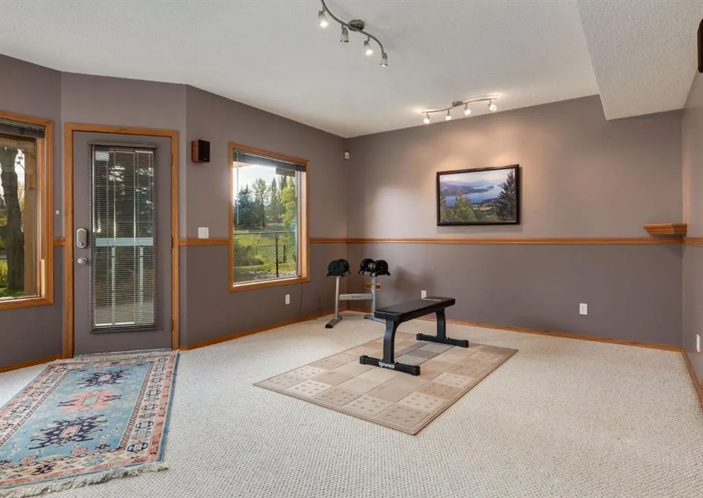 64 Hidden Ridge Close NW