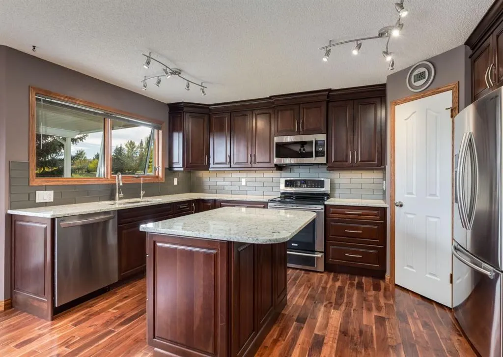 64 Hidden Ridge Close NW