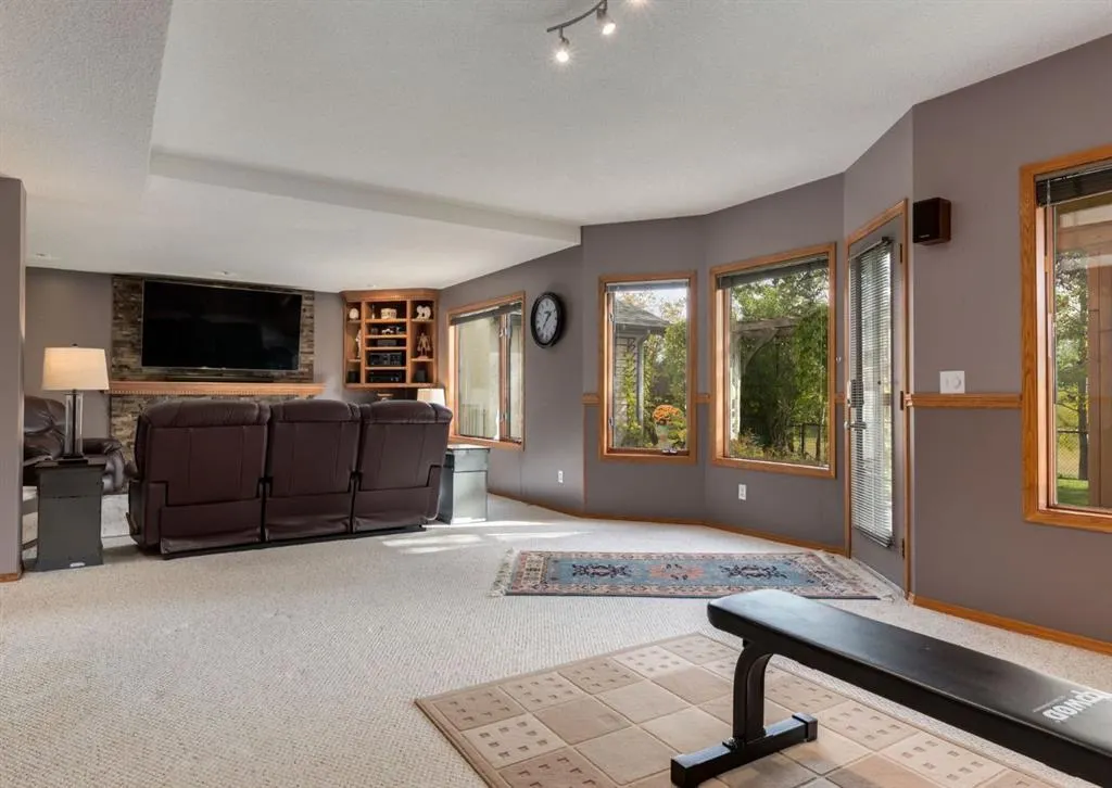 64 Hidden Ridge Close NW