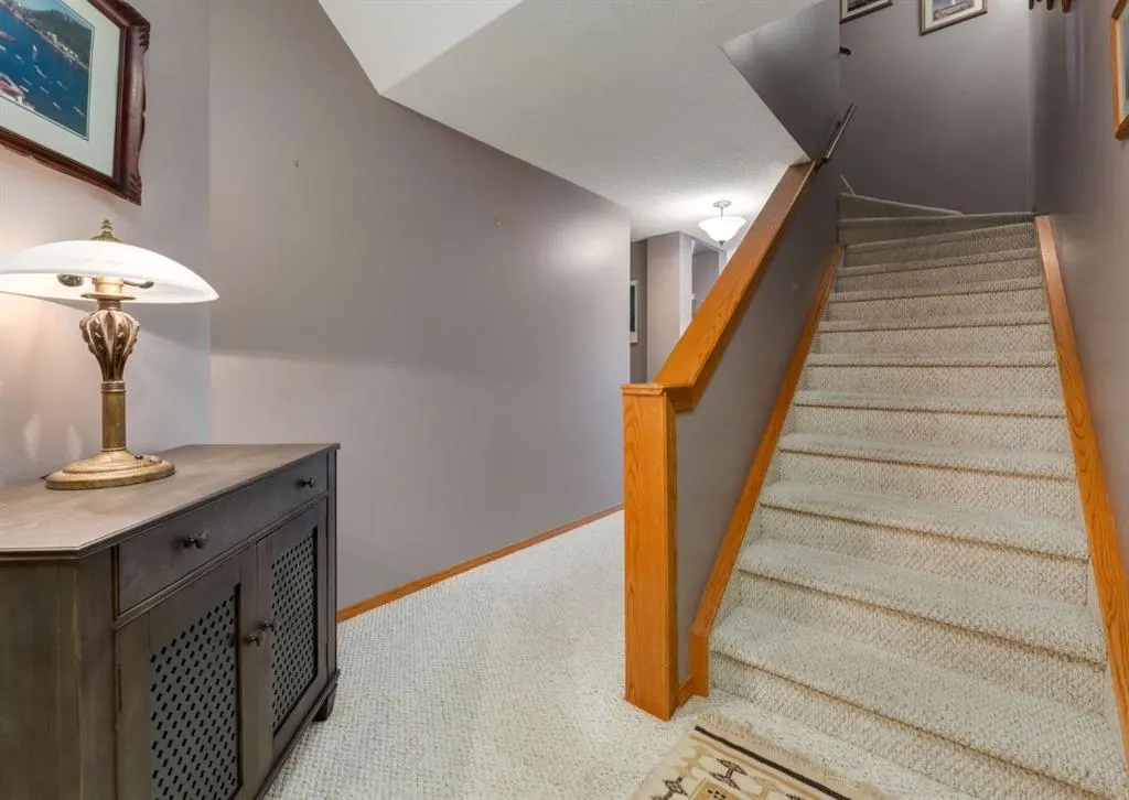 64 Hidden Ridge Close NW