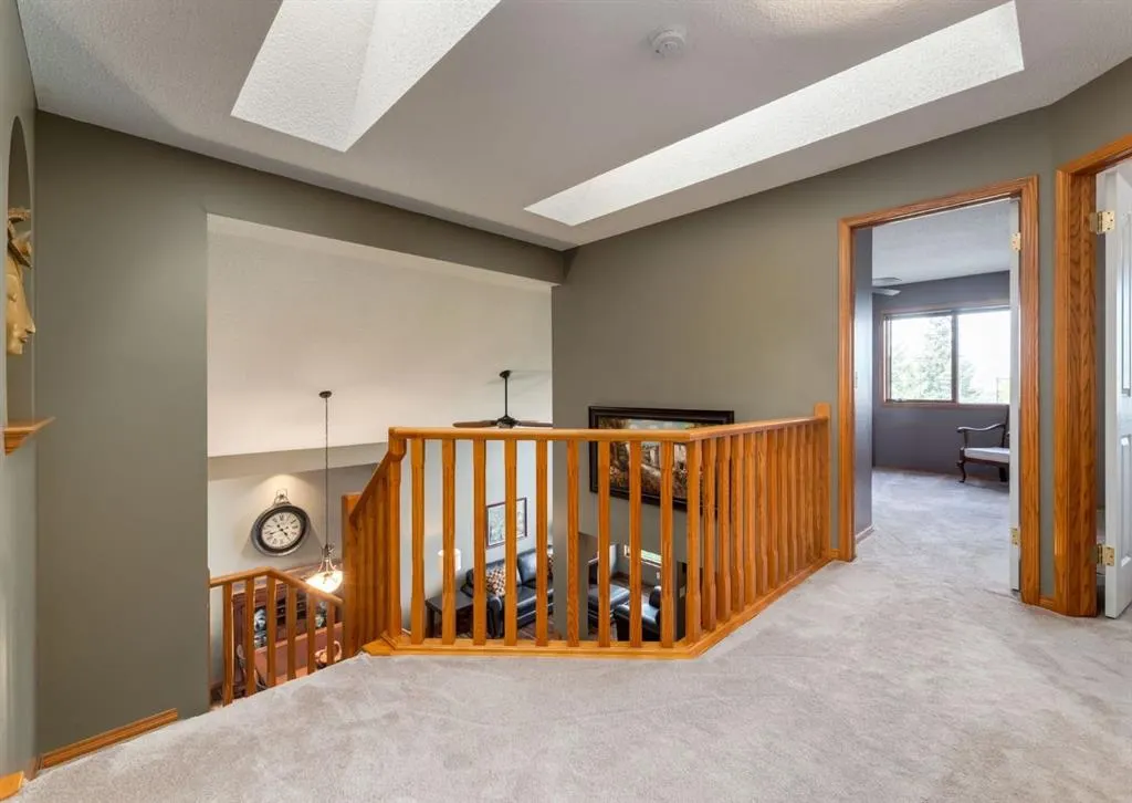 64 Hidden Ridge Close NW