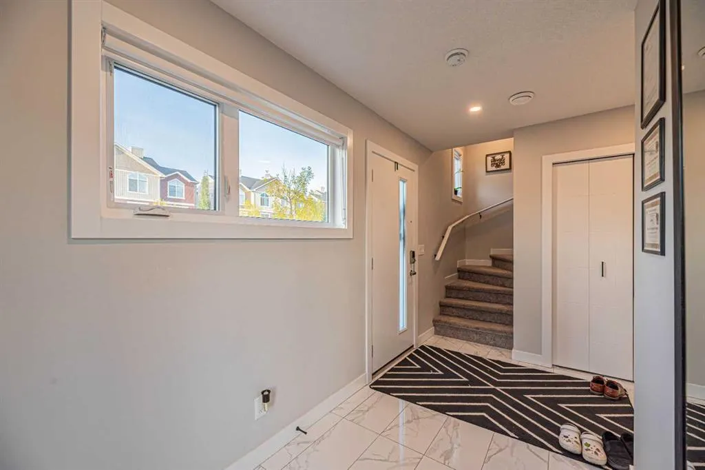 71 Skyview Ranch Avenue NE