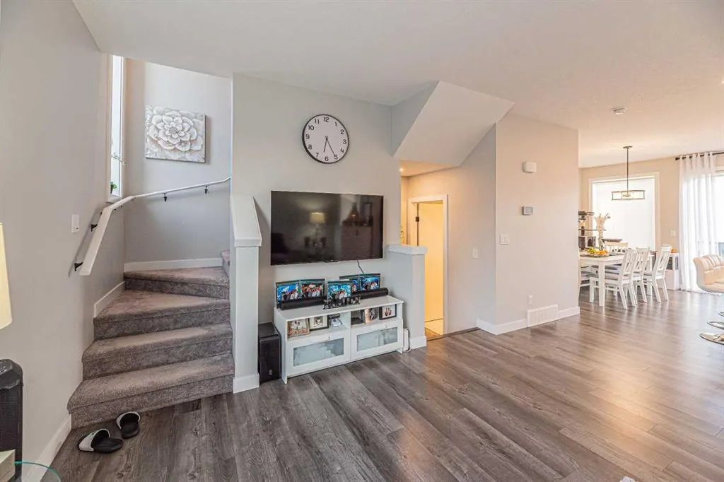 71 Skyview Ranch Avenue NE