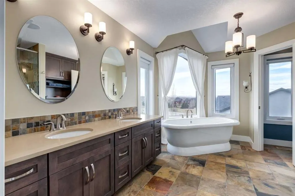 55 Monterra Cove