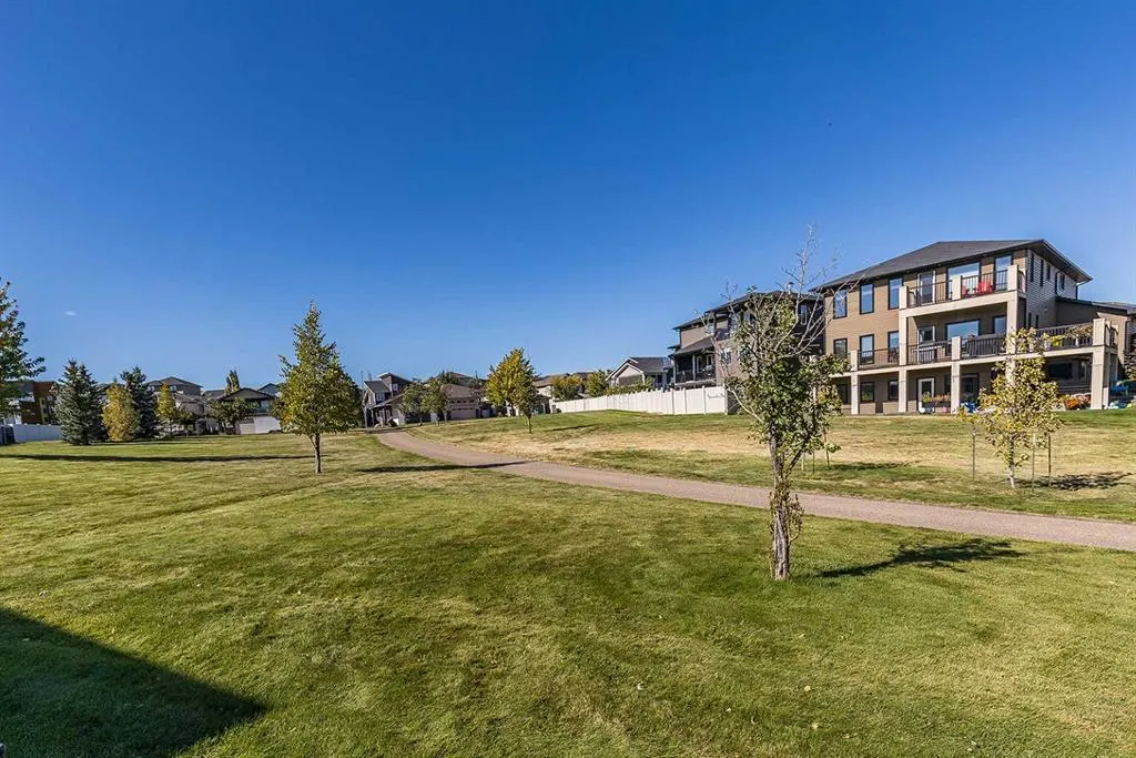 258 Ranchview Crescent NE