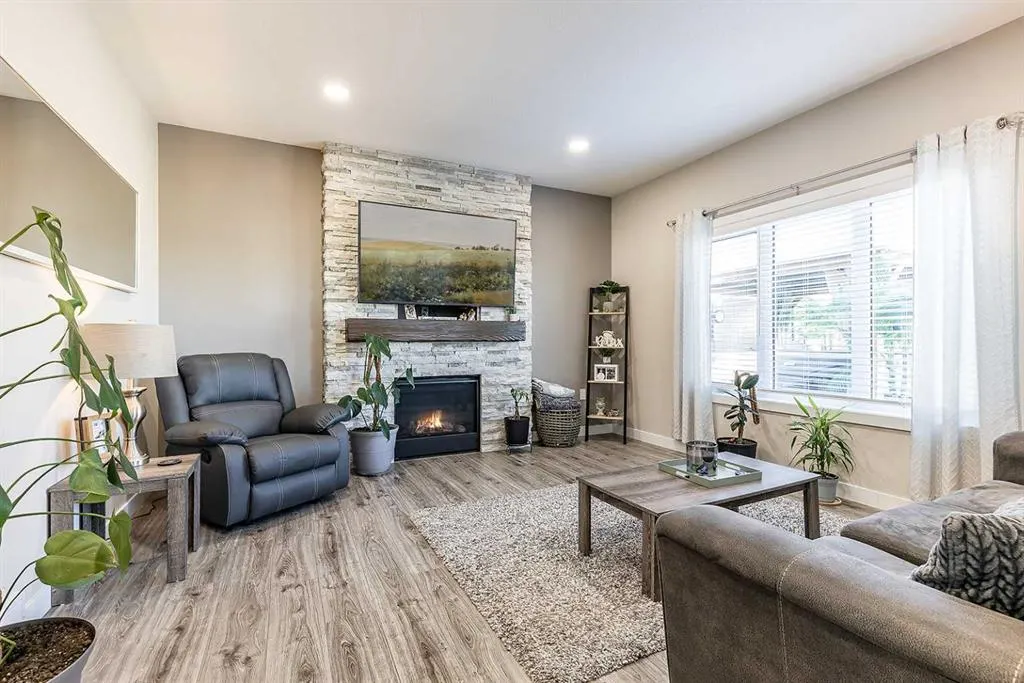 258 Ranchview Crescent NE