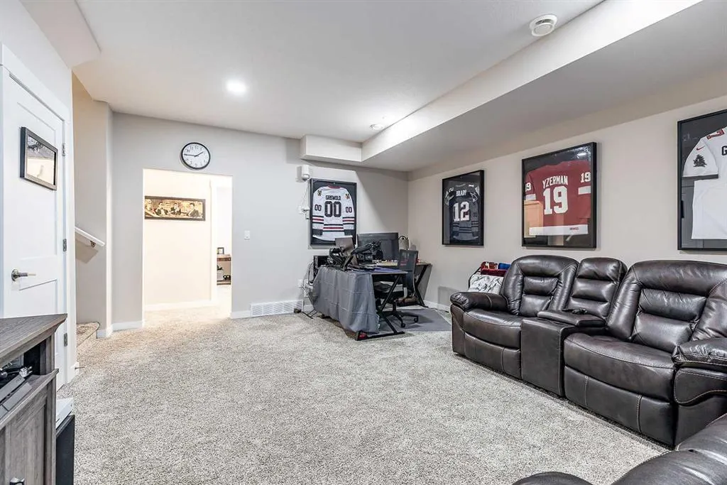 258 Ranchview Crescent NE