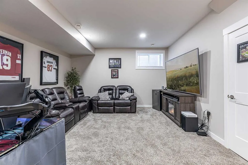 258 Ranchview Crescent NE