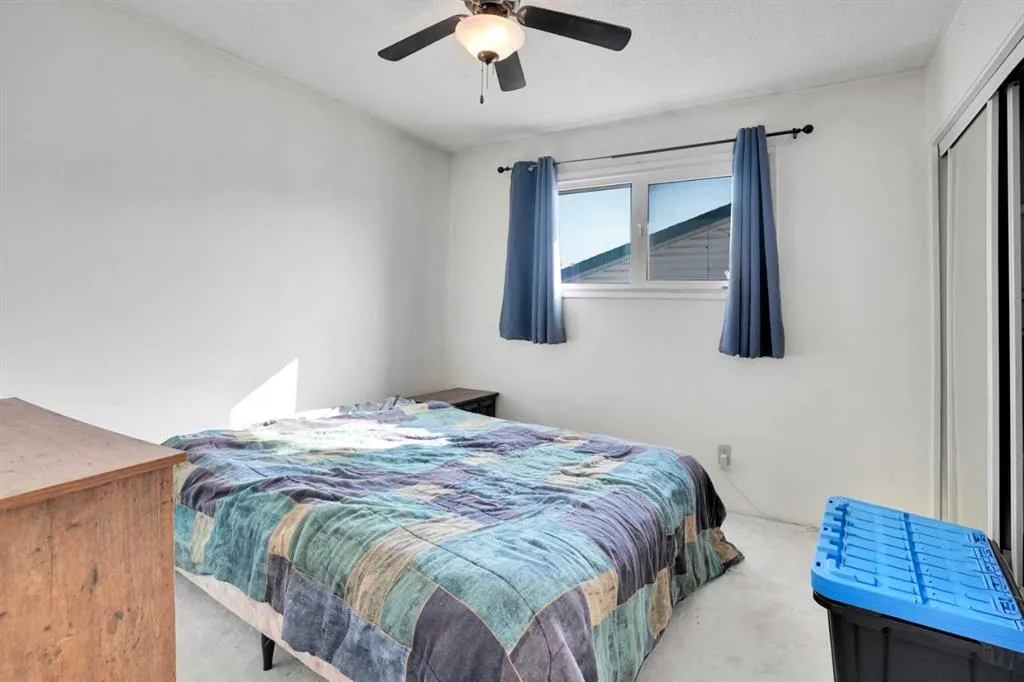 4764 Rundlewood Drive NE