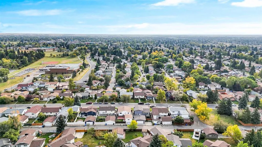 4764 Rundlewood Drive NE