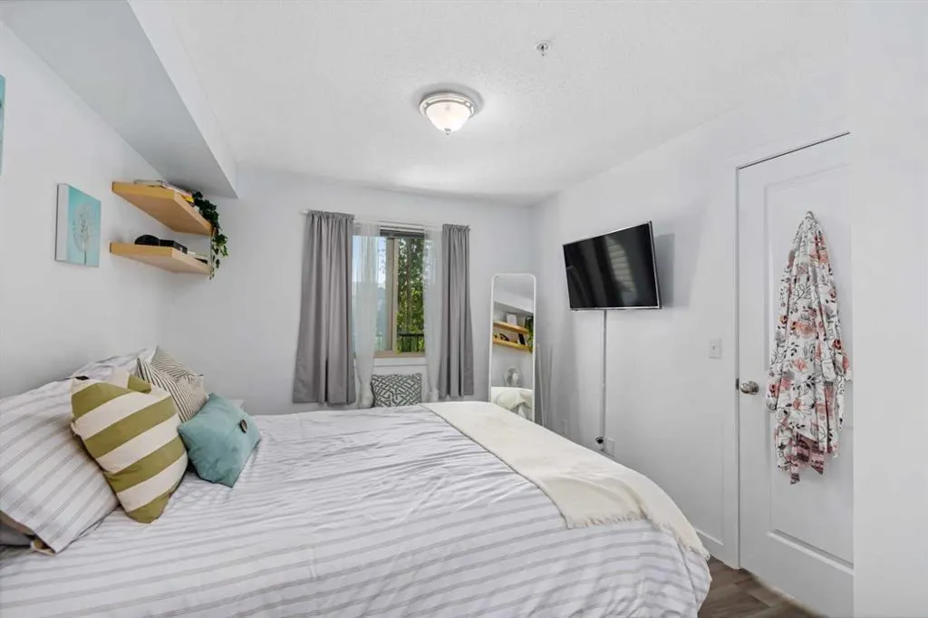 8 Bridlecrest Drive SW, #1310