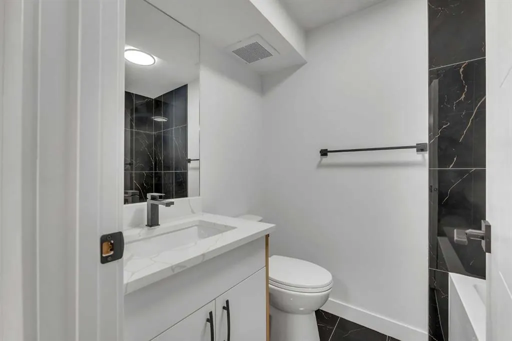 352 Lysander Place SE