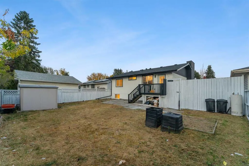 352 Lysander Place SE