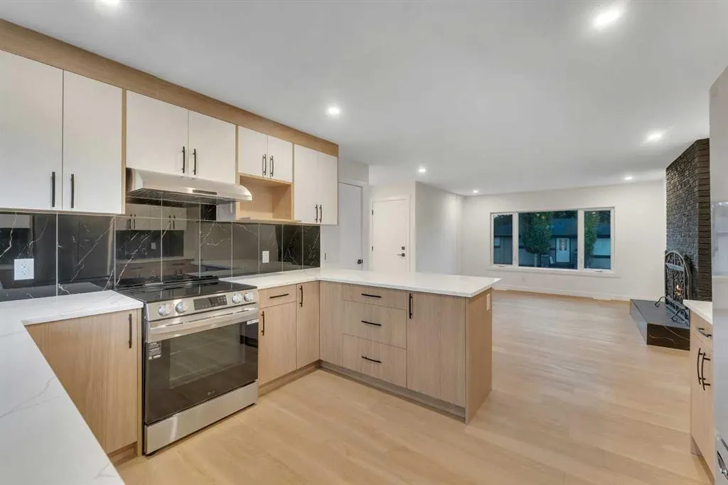 352 Lysander Place SE