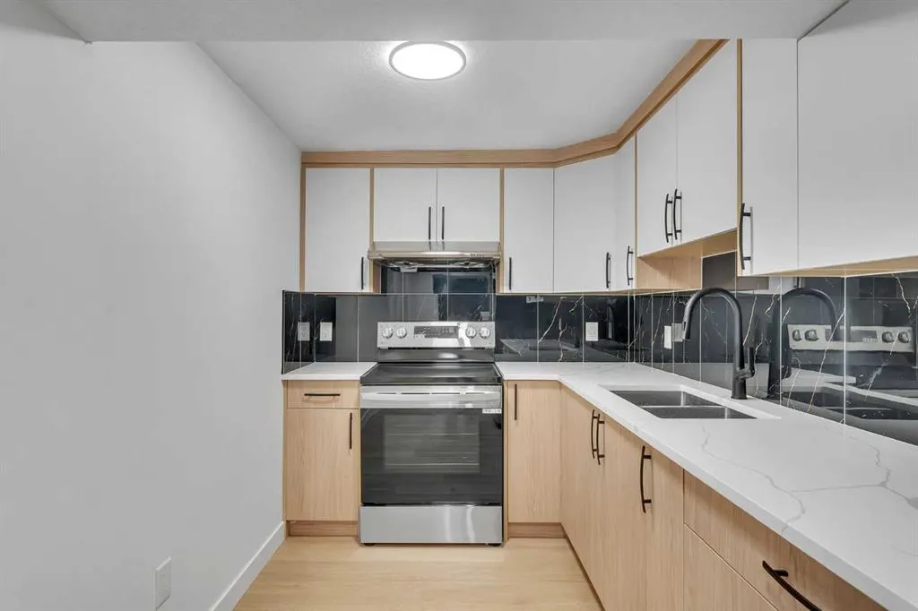 352 Lysander Place SE