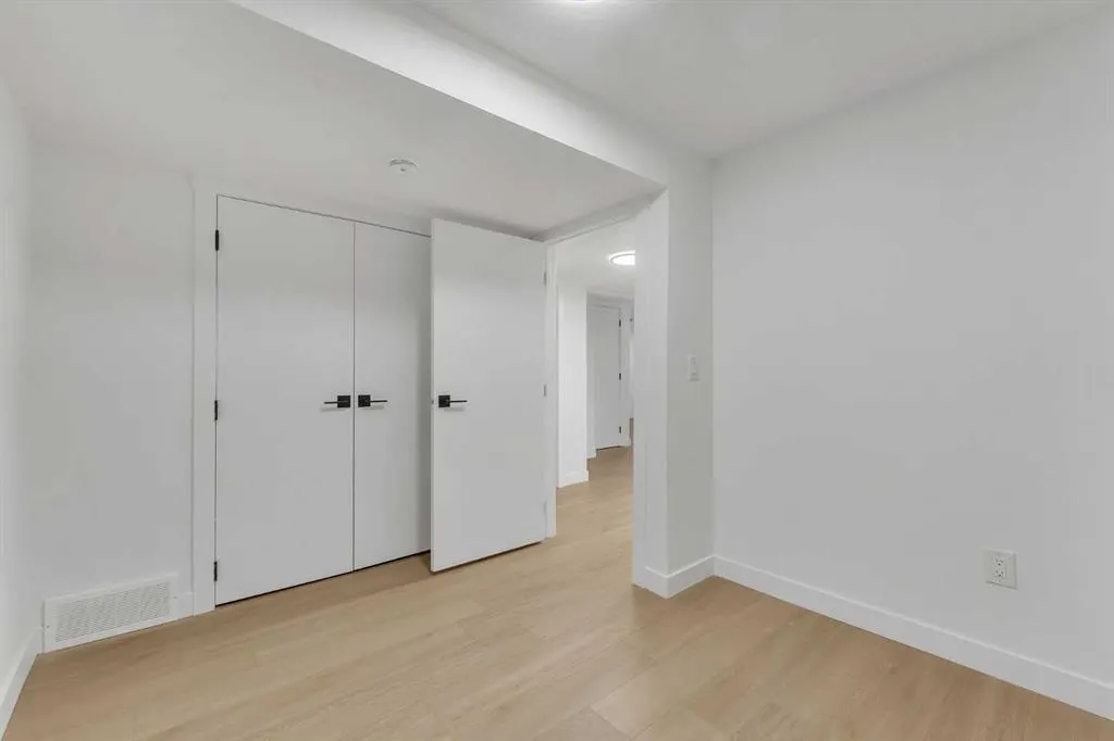 352 Lysander Place SE