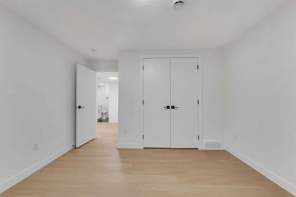 352 Lysander Place SE