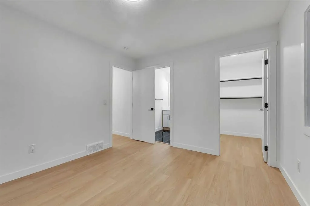 352 Lysander Place SE