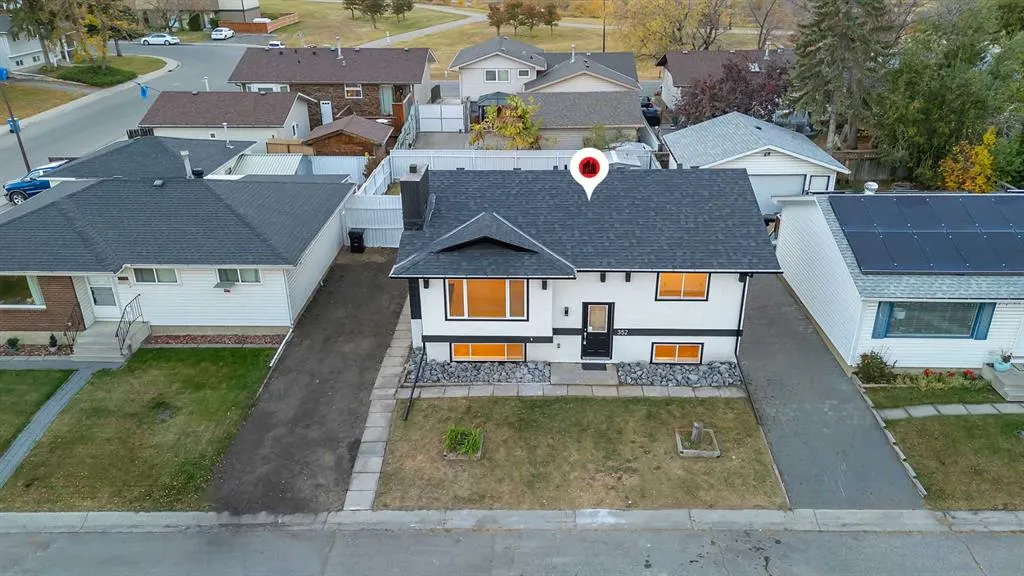 352 Lysander Place SE