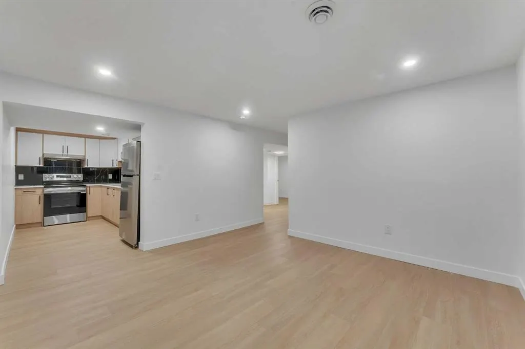 352 Lysander Place SE