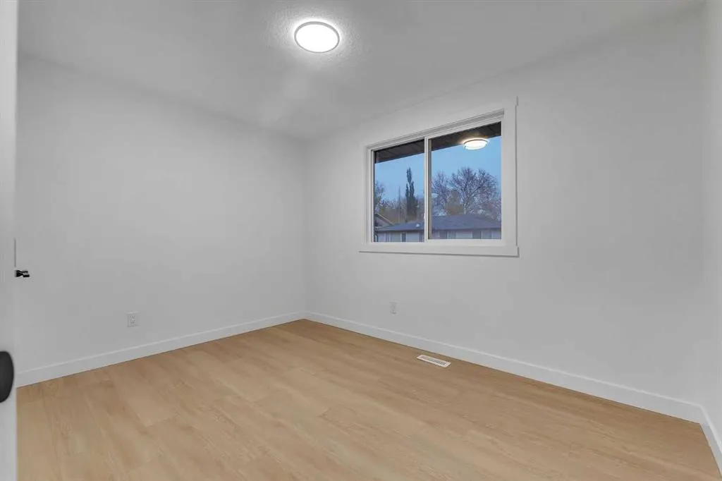 352 Lysander Place SE